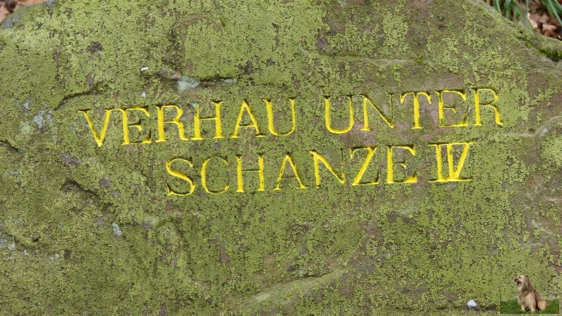 Ritterstein Nr. 067-1 Verhau unter Schanze IV.JPG - Ritterstein Nr.67  Verhau unter Schanze IV